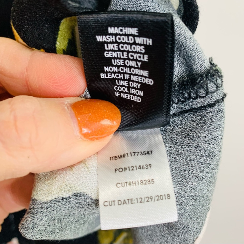 Torrid Floral Boho Button Up Flutter Sleeve Top S… - image 8